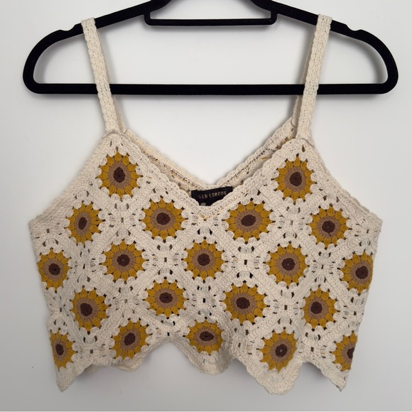 NWT QED London Multicolored Cropped Crochet Camisole - Picture 3 of 6